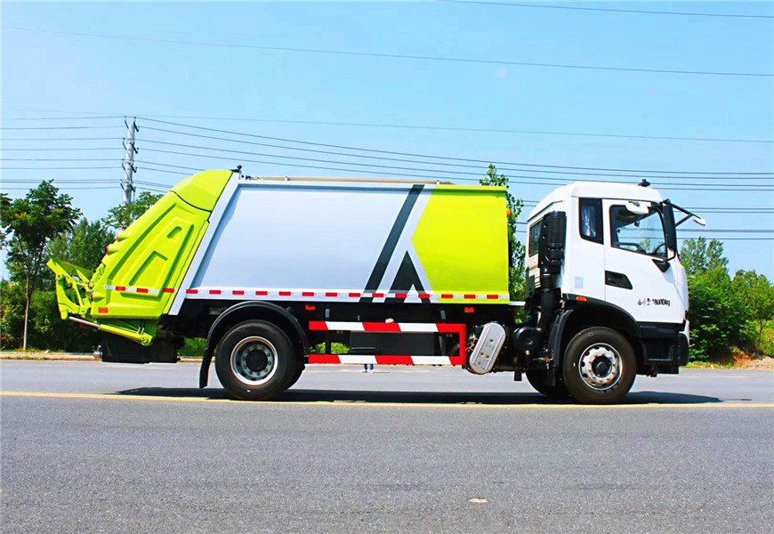 東風(fēng)天錦壓縮垃圾車(chē)