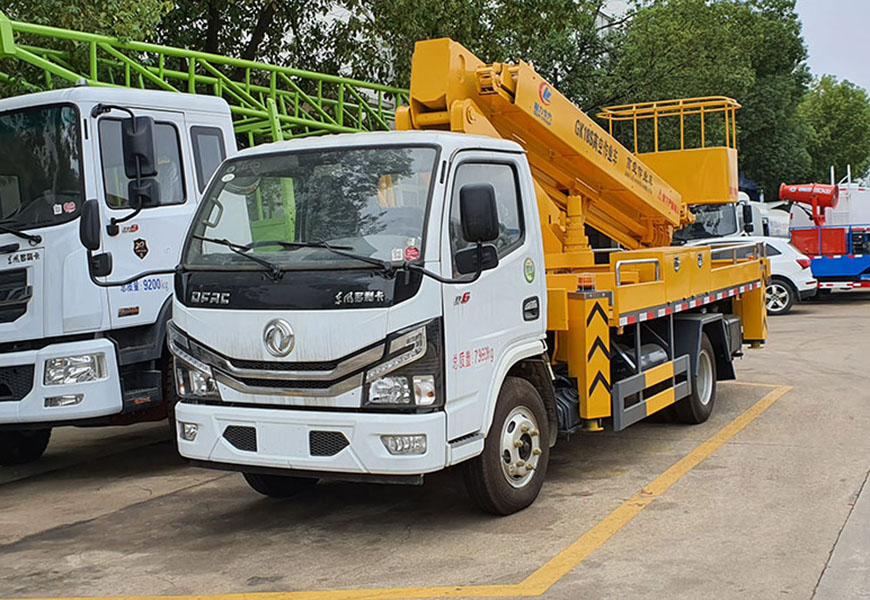 國(guó)六東風(fēng)多利卡18米高空作業(yè)車(chē)