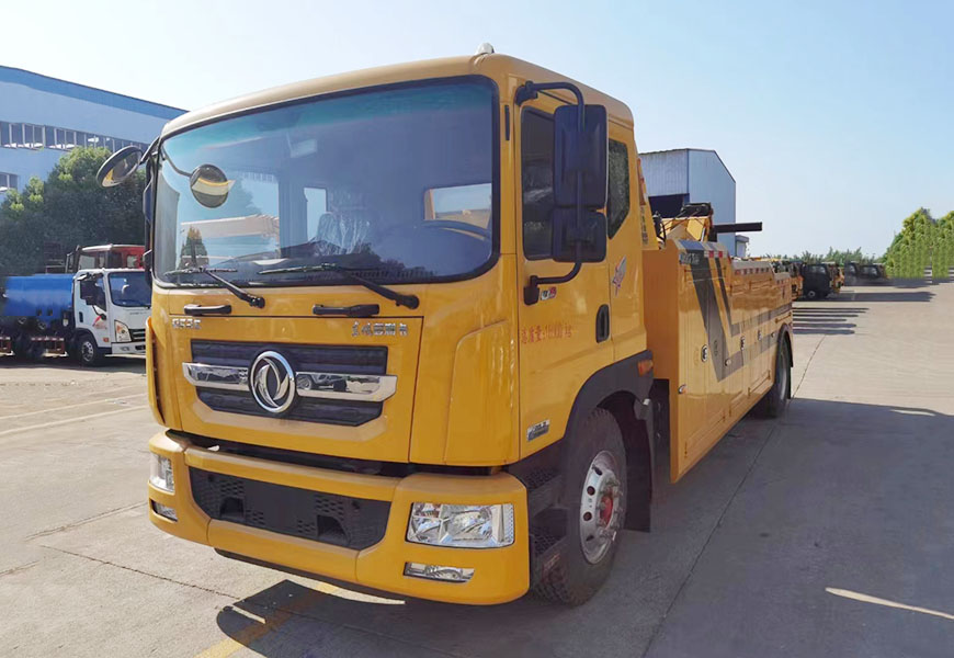 東風(fēng)多利卡D9拖吊連體清障車(chē)