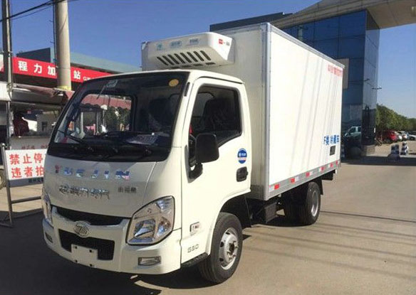 汽車(chē)輪胎扎破后 解決方法常用三招