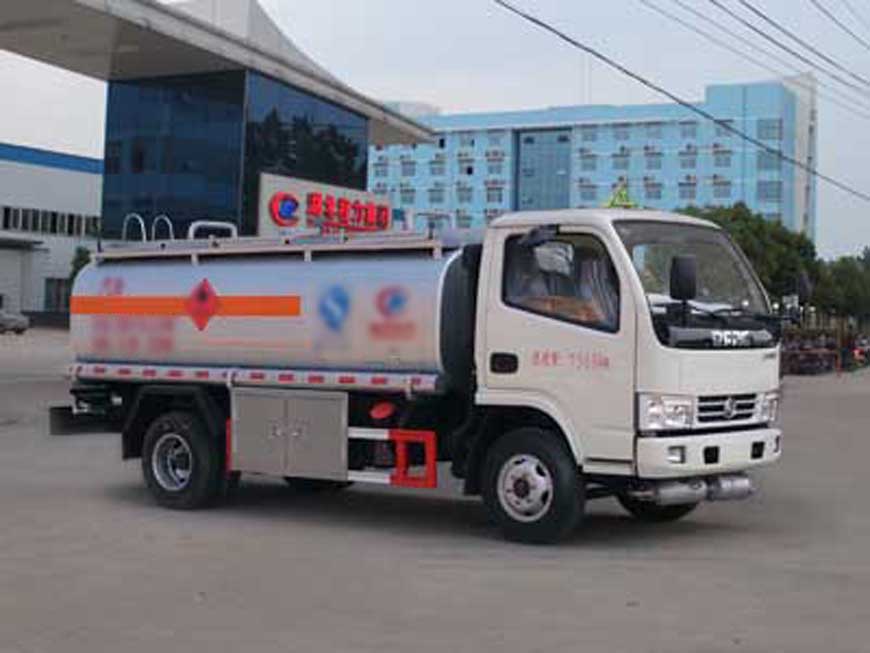 CLW5071GJYD5型加油車(chē)