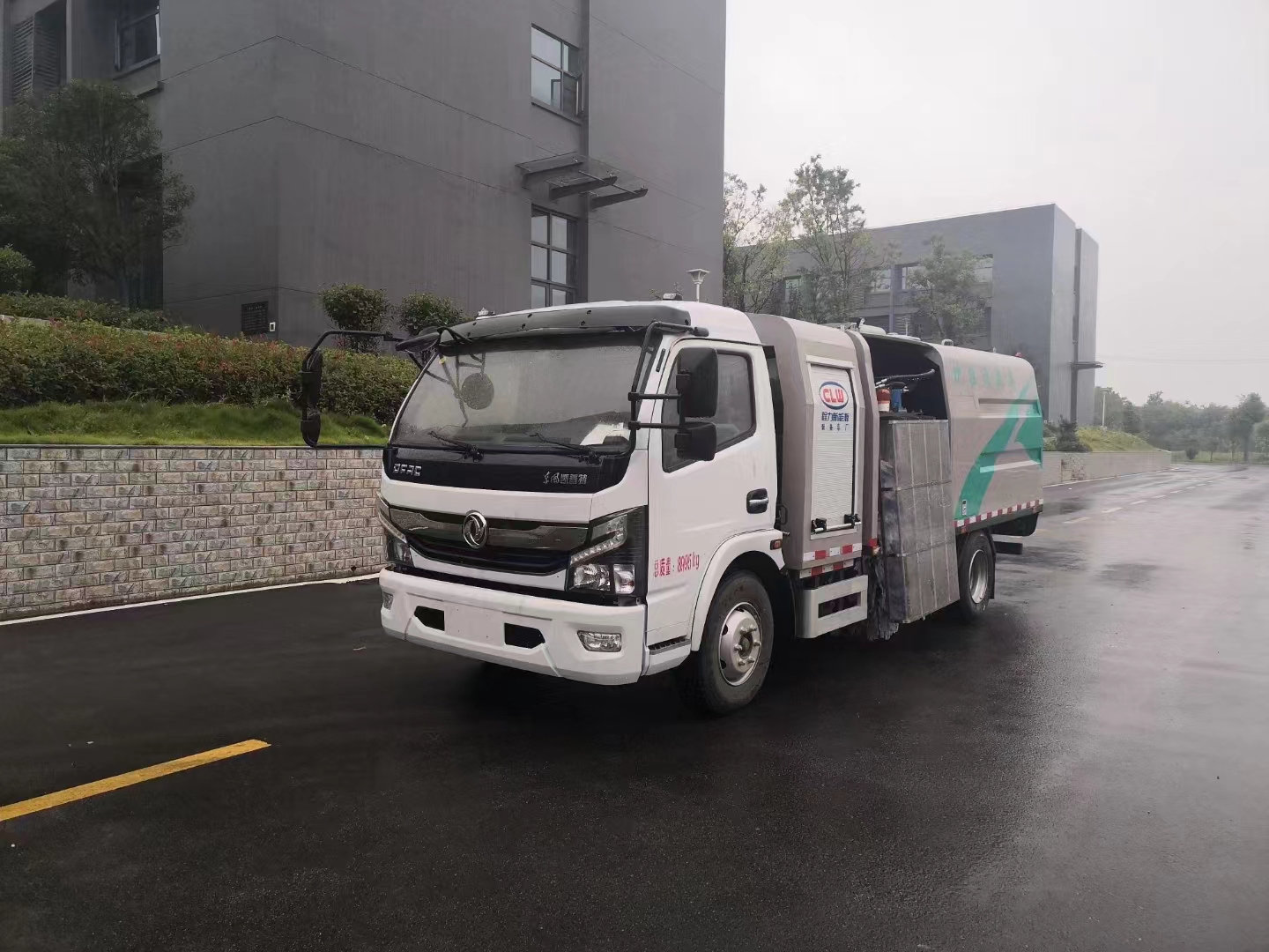 使用護(hù)欄清洗車必備：關(guān)于設(shè)計技術(shù)